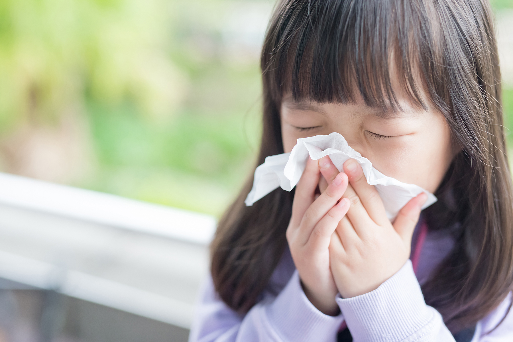 little girl get cold Child with allergies
